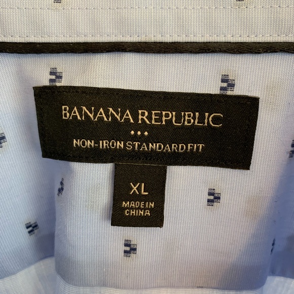 Men’s Banana Republic Dress Shirt - Picture 2 of 2